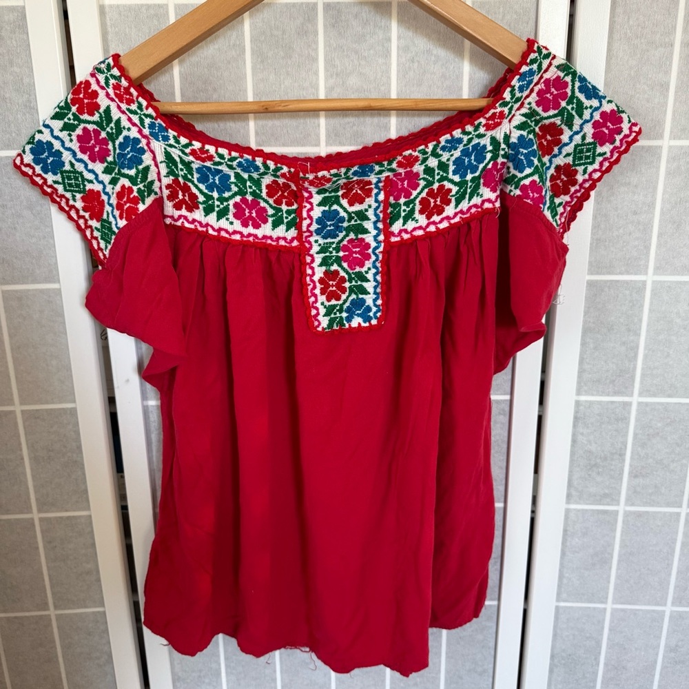 Mexican Embroidered Pueblo cap sleeve Top, red with colorful neckline, Medium.